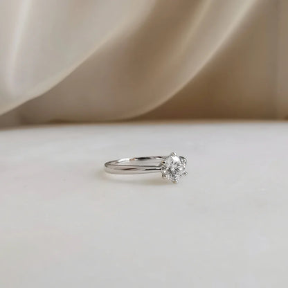 18K Classic Round Lab-grown Diamond Engagement Ring
