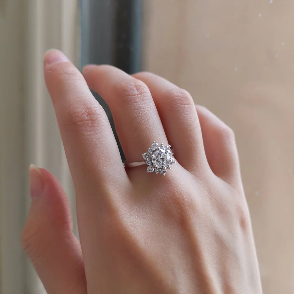 18K Snowflake Lab-grown Diamond Ring