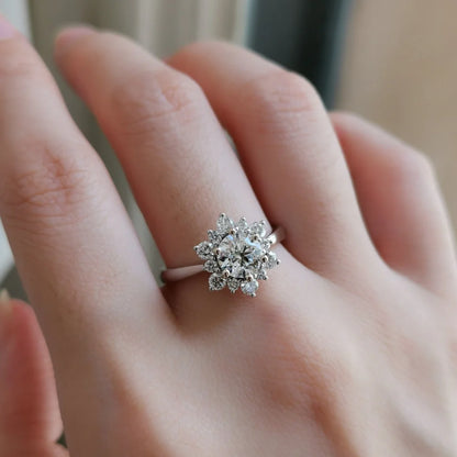 18K Snowflake Lab-grown Diamond Ring