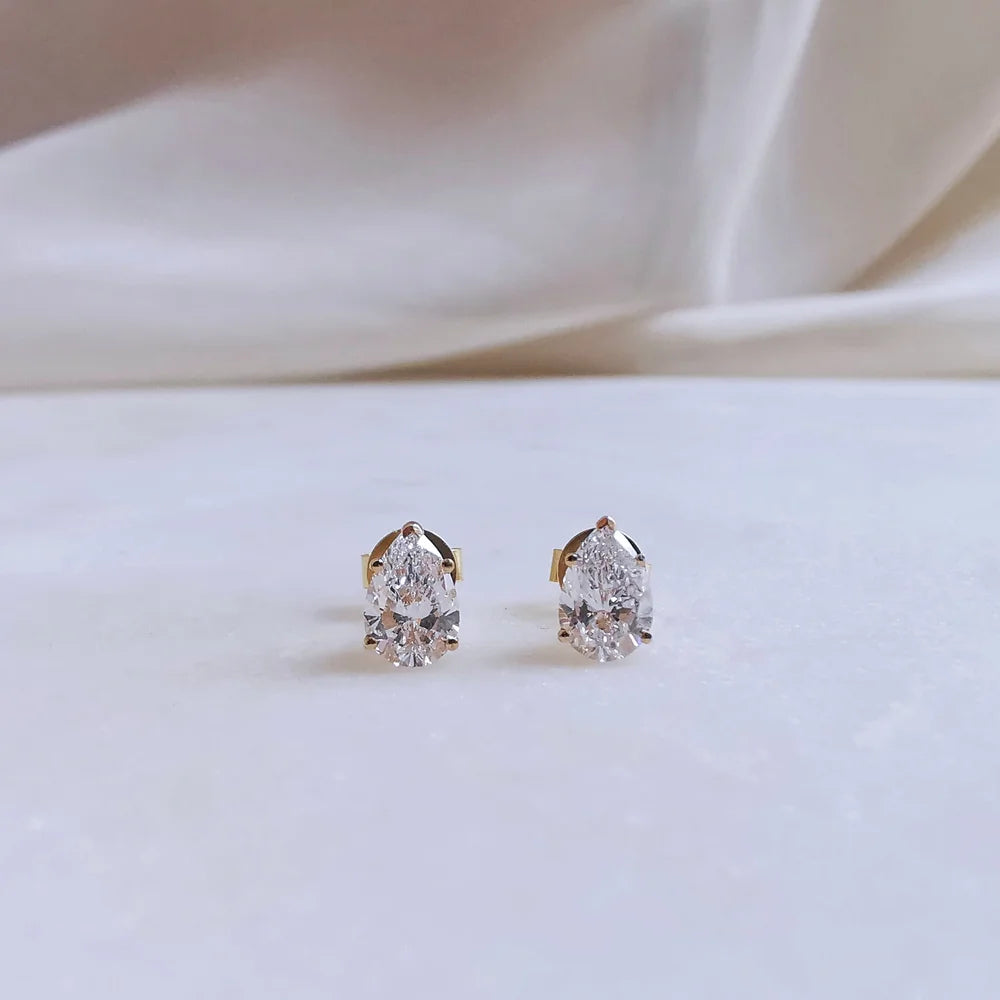 18K Pear Lab-grown Diamond Earrings