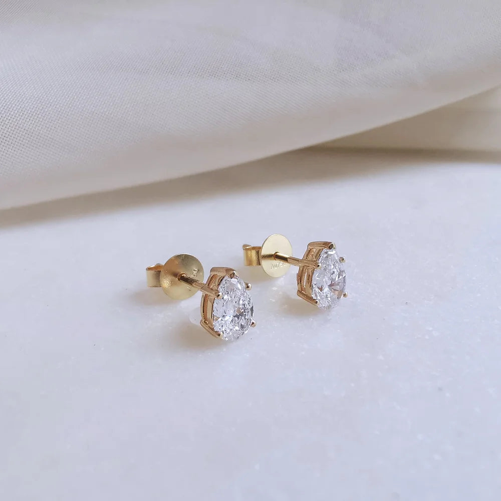 18K Pear Lab-grown Diamond Earrings