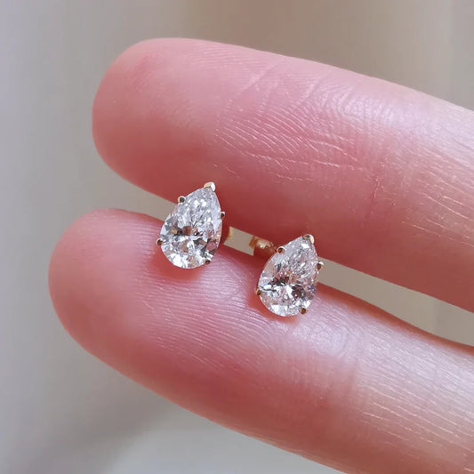 18K Pear Lab-grown Diamond Earrings