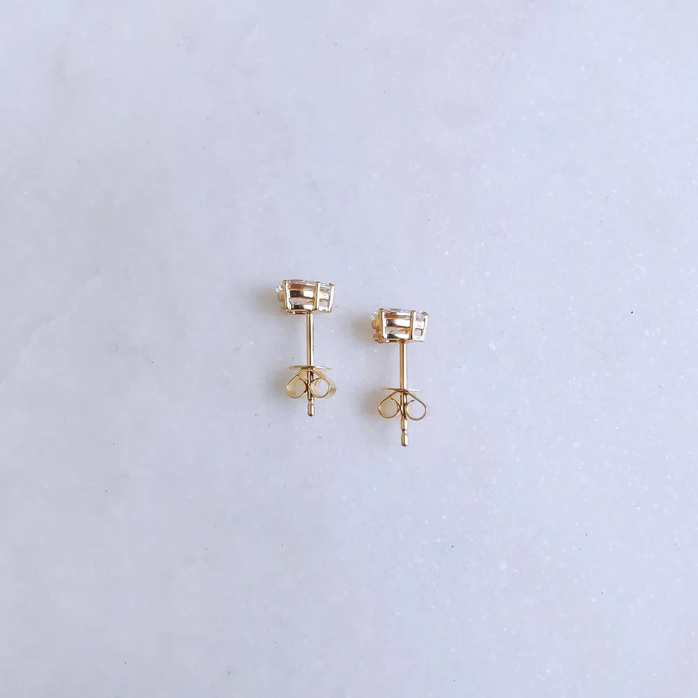 18K Pear Lab-grown Diamond Earrings