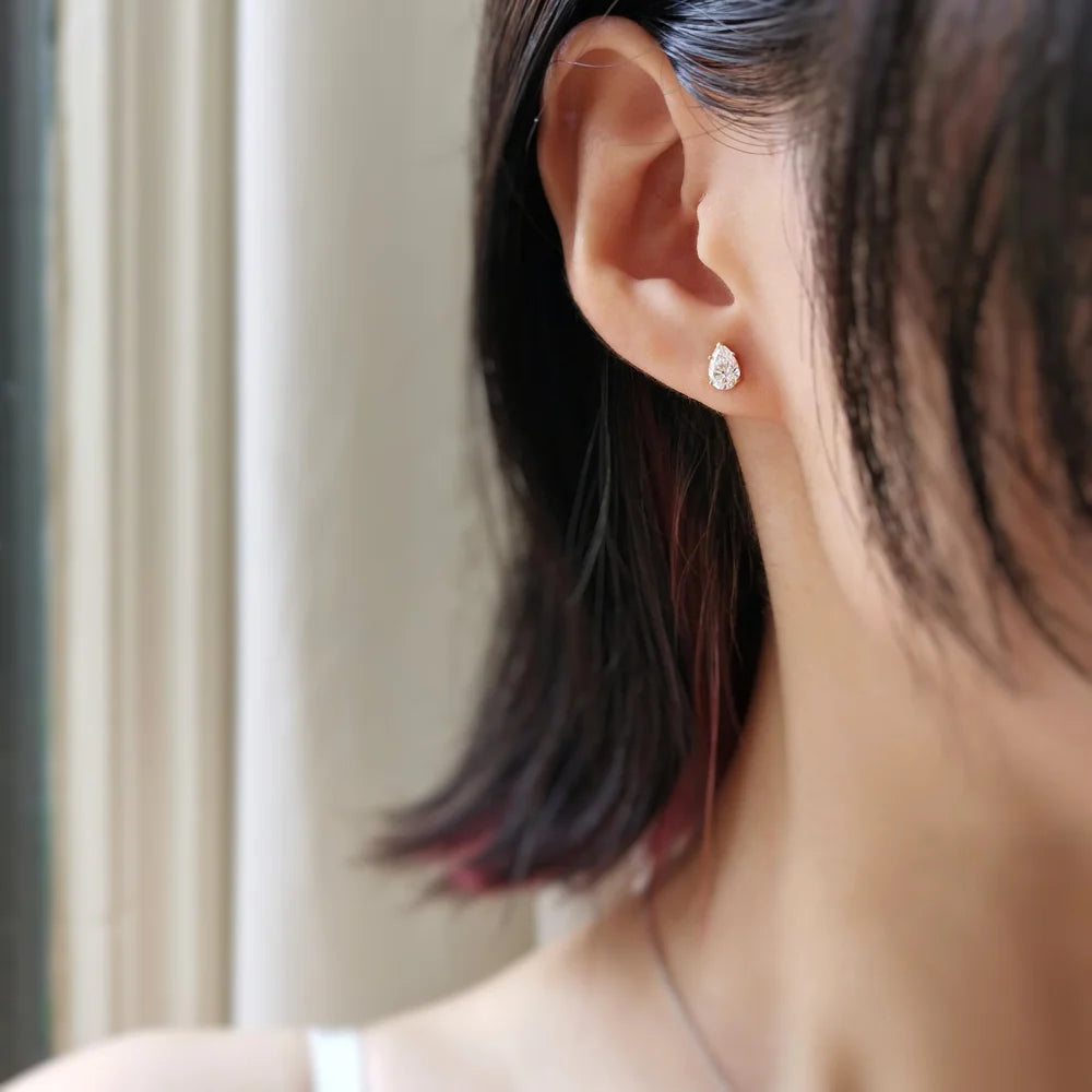 18K Pear Lab-grown Diamond Earrings