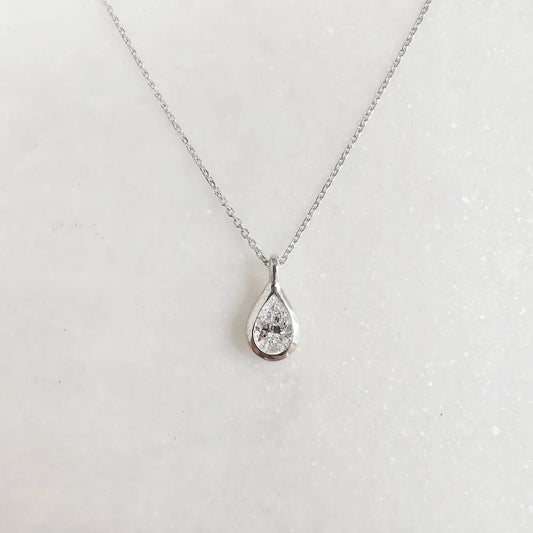 18K Bezel Setting Pear Lab-grown Diamond Necklace