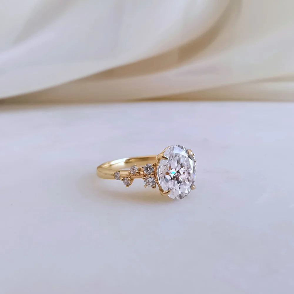 The Gardenia Moissanite Ring (Thickened Band)