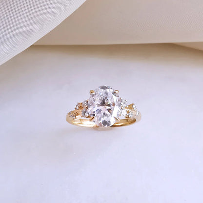 The Gardenia Moissanite Ring (Thickened Band)