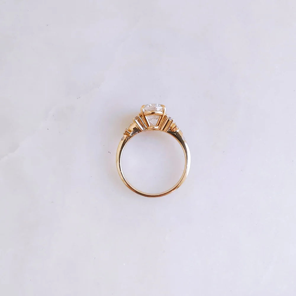 The Gardenia Moissanite Ring (Thickened Band)