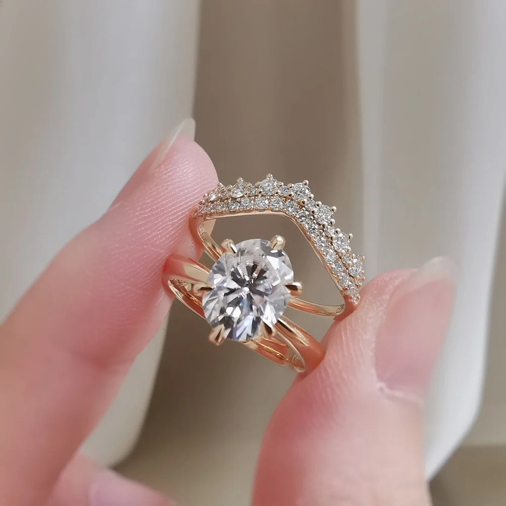 The Classic Oval Moissanite Ring (6 claws)