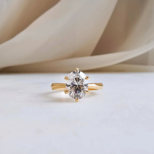 The Classic Oval Moissanite Ring (6 claws)